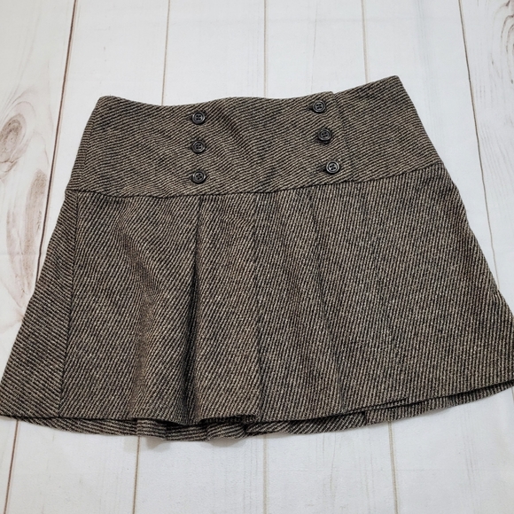 United Colors Of Benetton Dresses & Skirts - United colors of benetton wool mini skirt